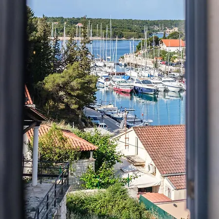 Bay, Heated Pool, 8 Persons Milna (Brac)