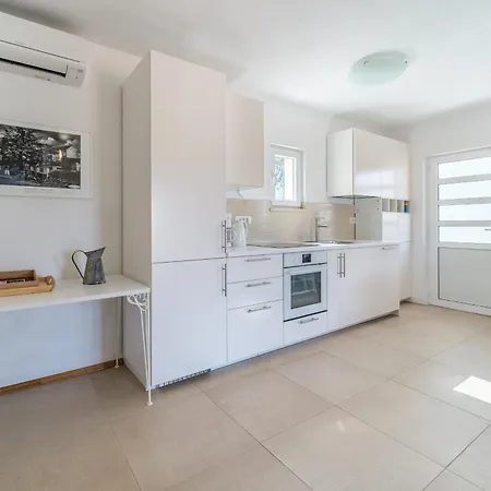 Bay, Heated Pool, 8 Persons Milna (Brac)