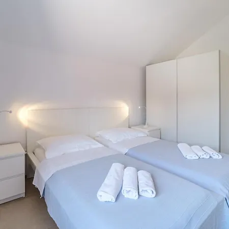 Bay, Heated Pool, 8 Persons Villa *