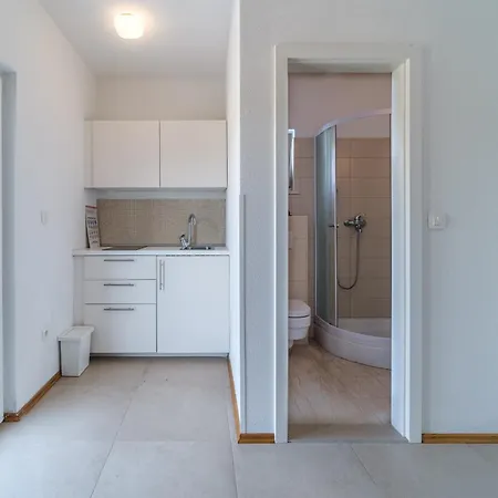 Heated Pool Villa, Sea View, 4 Bedrooms, Near Beach, Bay Milna (Brac)